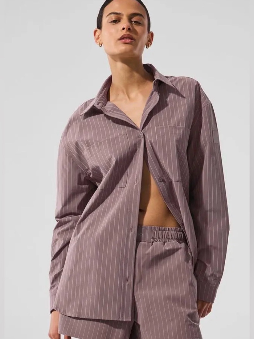 Alo Yoga. Pinstripe Daylight Button Down Long Sleeve - Mushroom/Ivory
